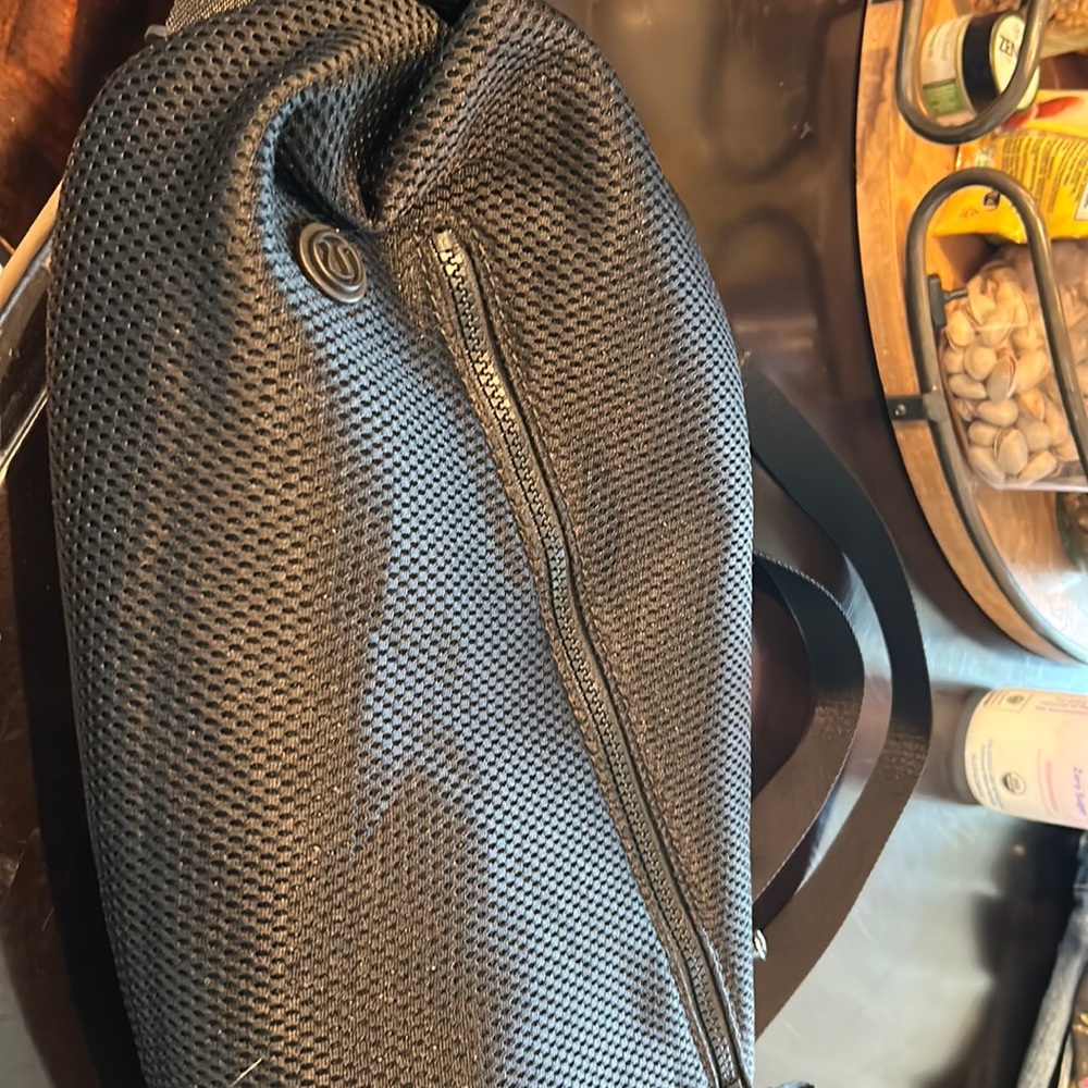 Lululemon nylon Fanny/sling